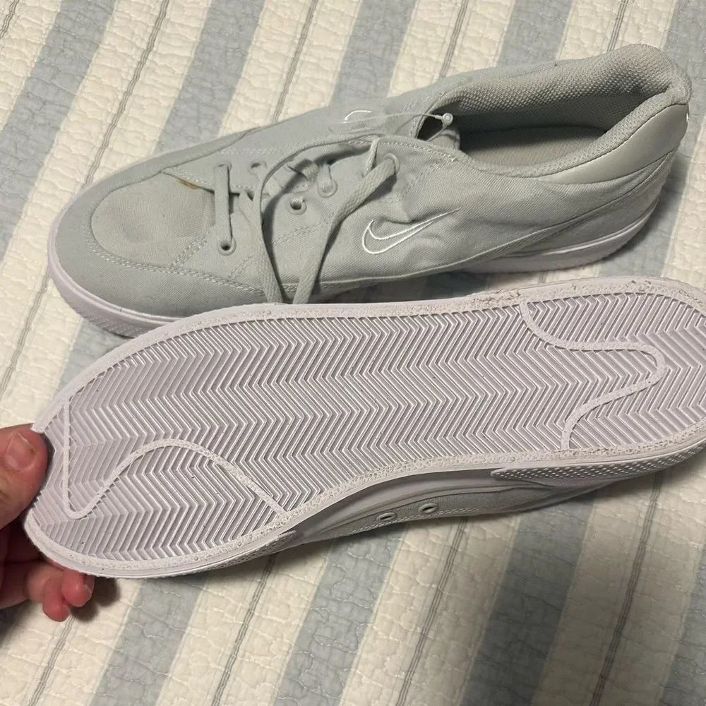 NIKE NWT Sneakers